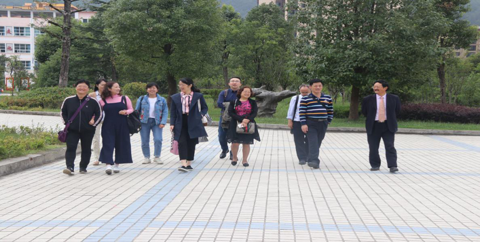 专家传经送宝明方向，高考复习备考有底气 ——贵阳一中专家团队赴金年会开展高考复习备考培训研讨活动